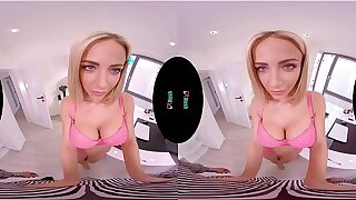 VRHUSH Nathaly Cherie distracts her man from working